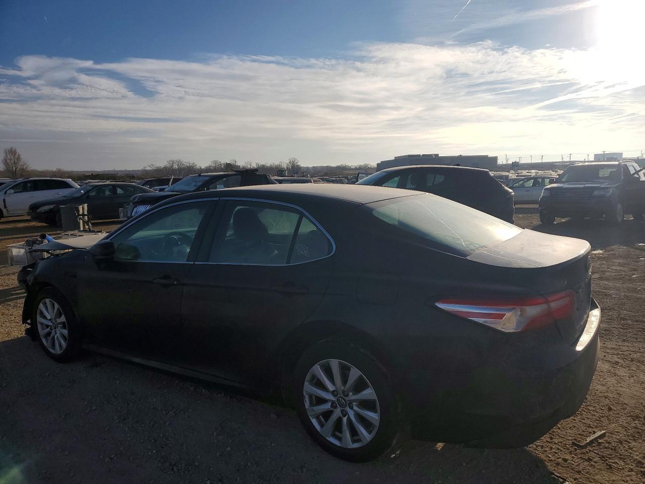 2018 TOYOTA CAMRY