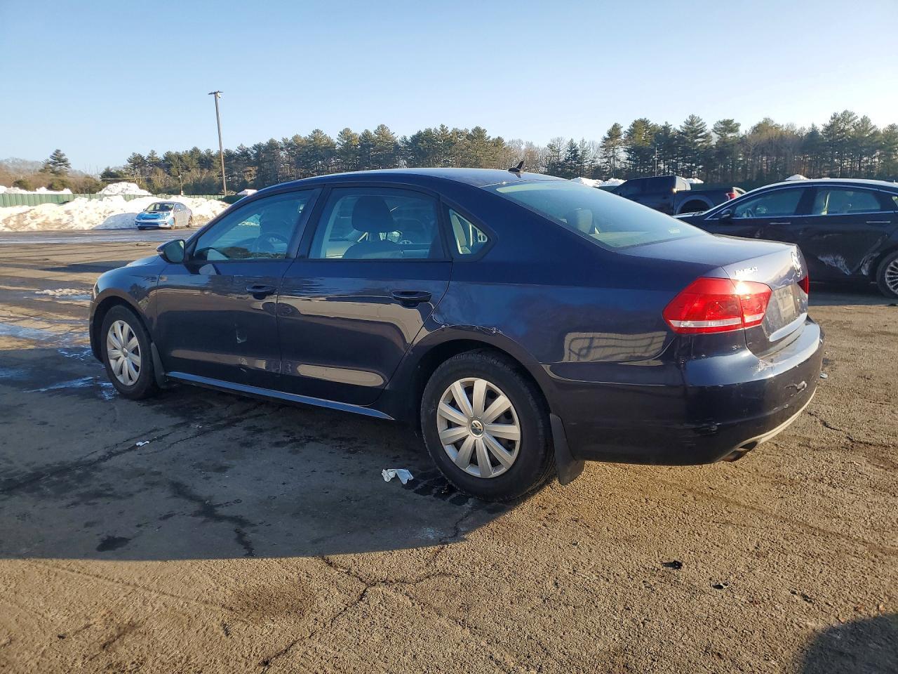 2012 VOLKSWAGEN Passat