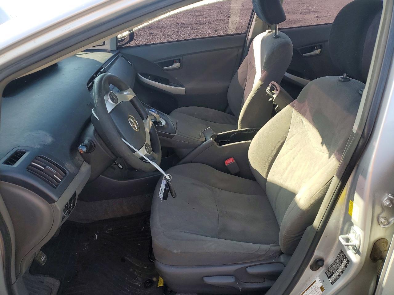2011 TOYOTA PRIUS