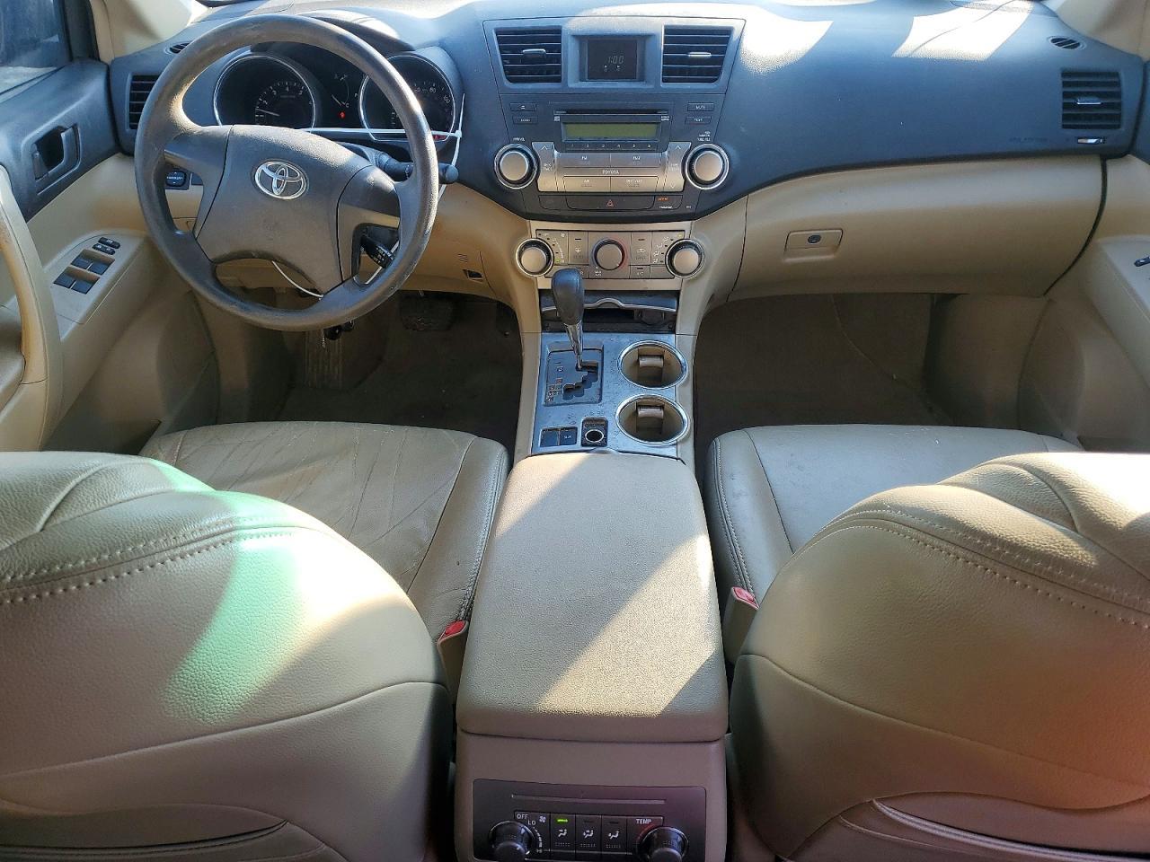 2010 TOYOTA HIGHLANDER