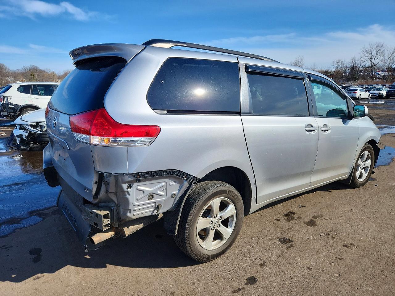 2013 TOYOTA SIENNA