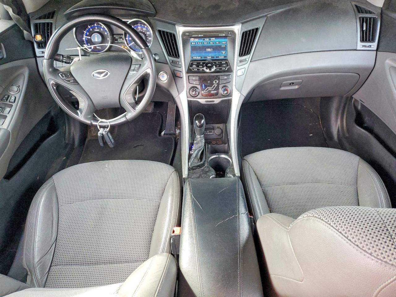2011 HYUNDAI SONATA