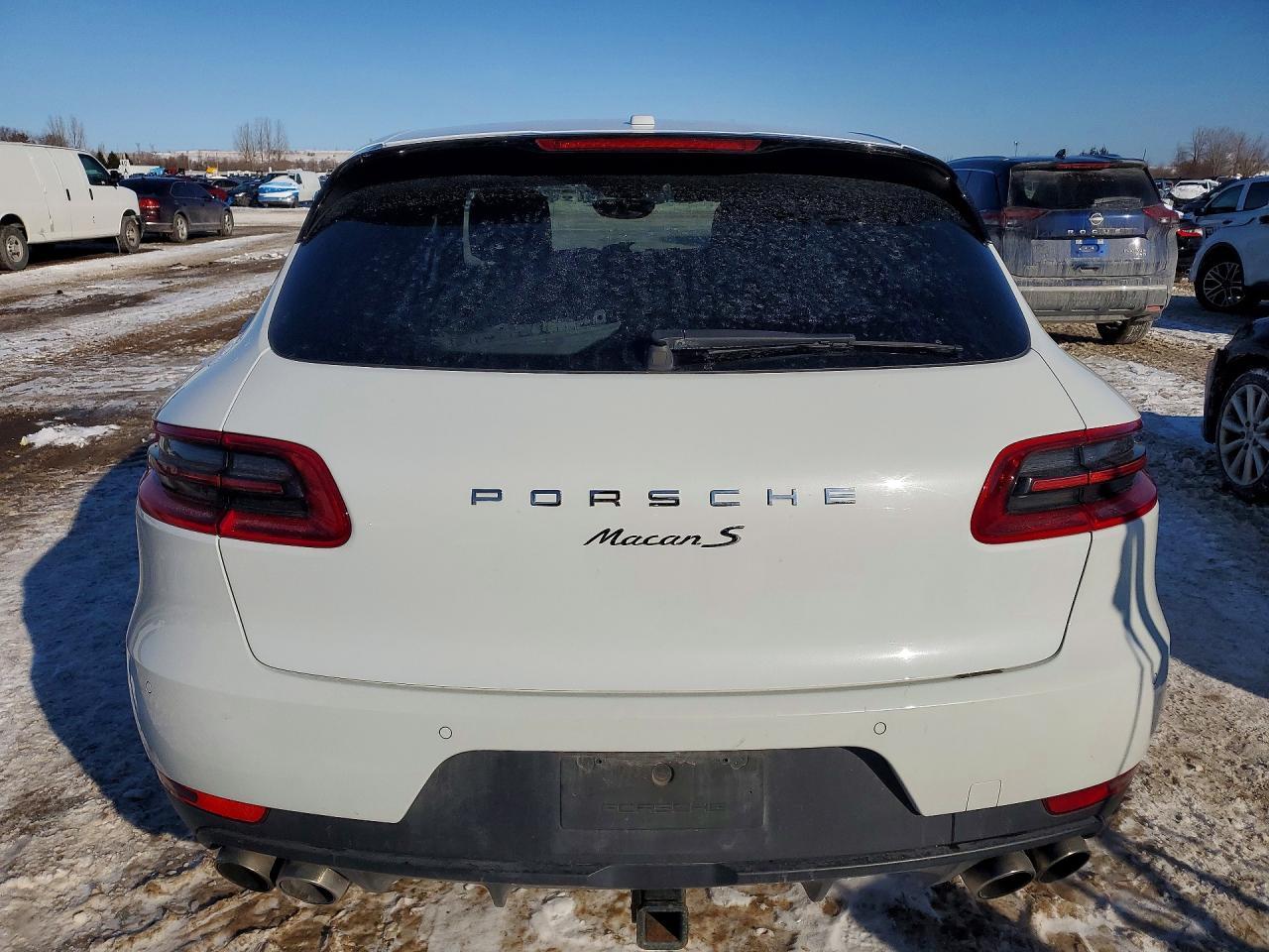 2017 PORSCHE Macan