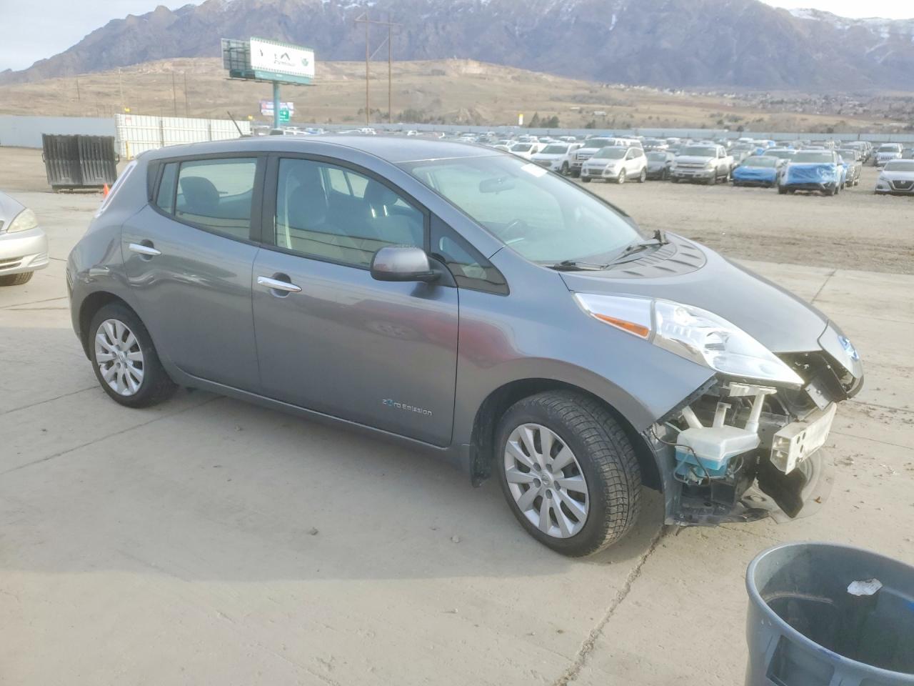 2015 NISSAN LEAF