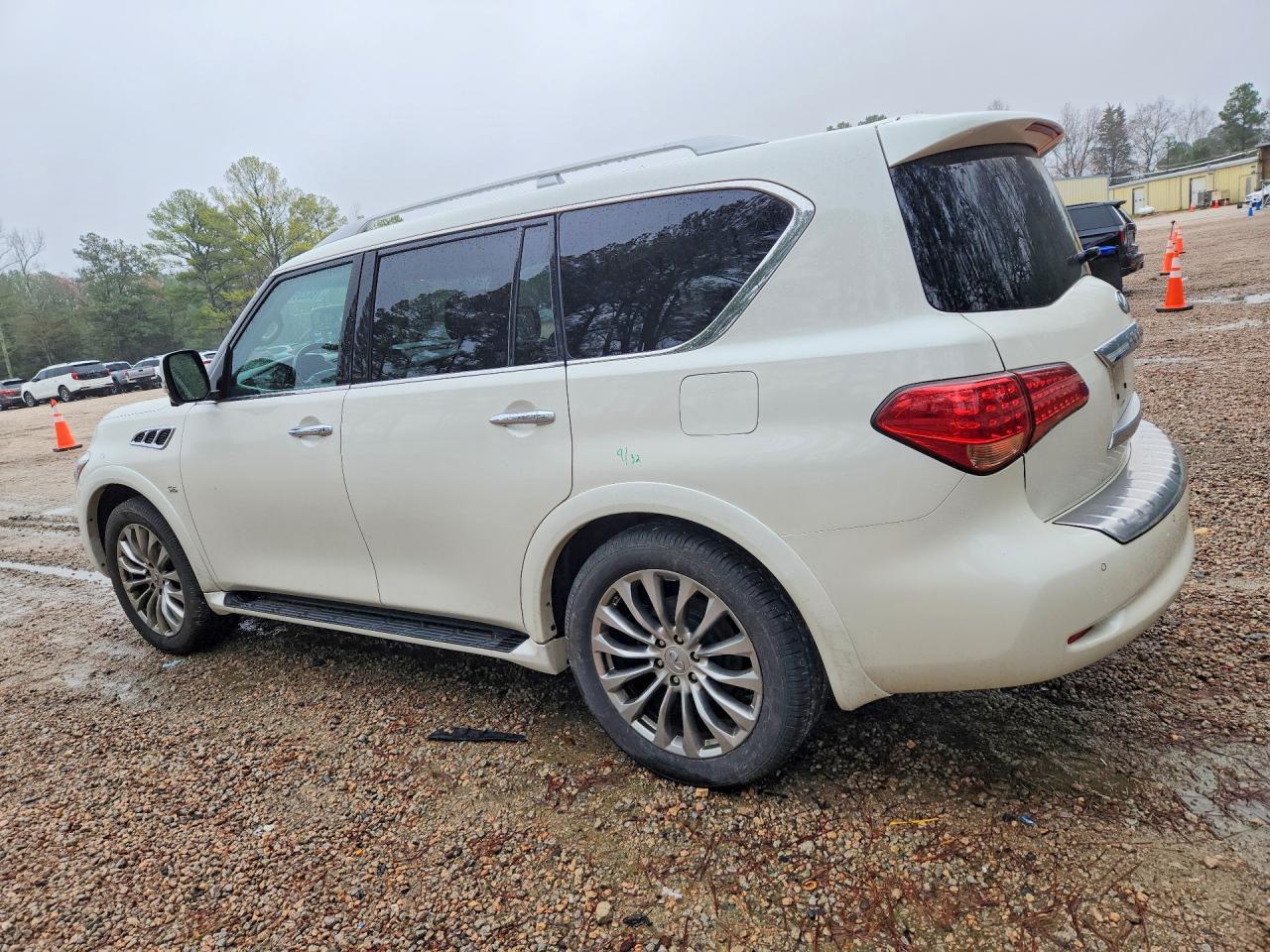 2017 INFINITI QX80
