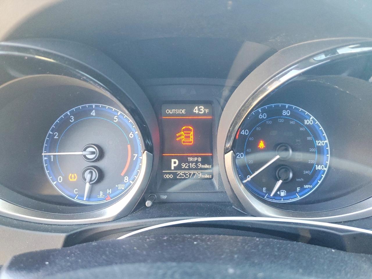 2015 TOYOTA COROLLA