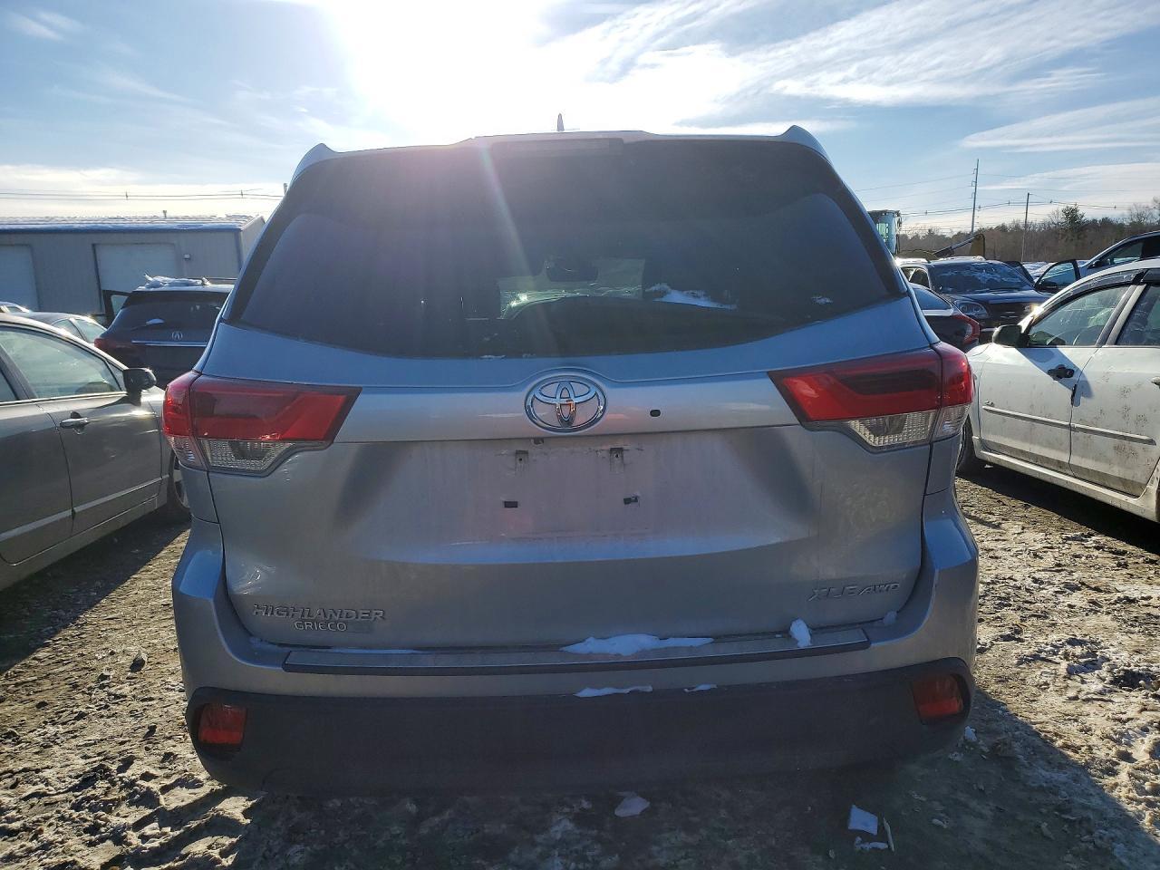 2018 TOYOTA HIGHLANDER