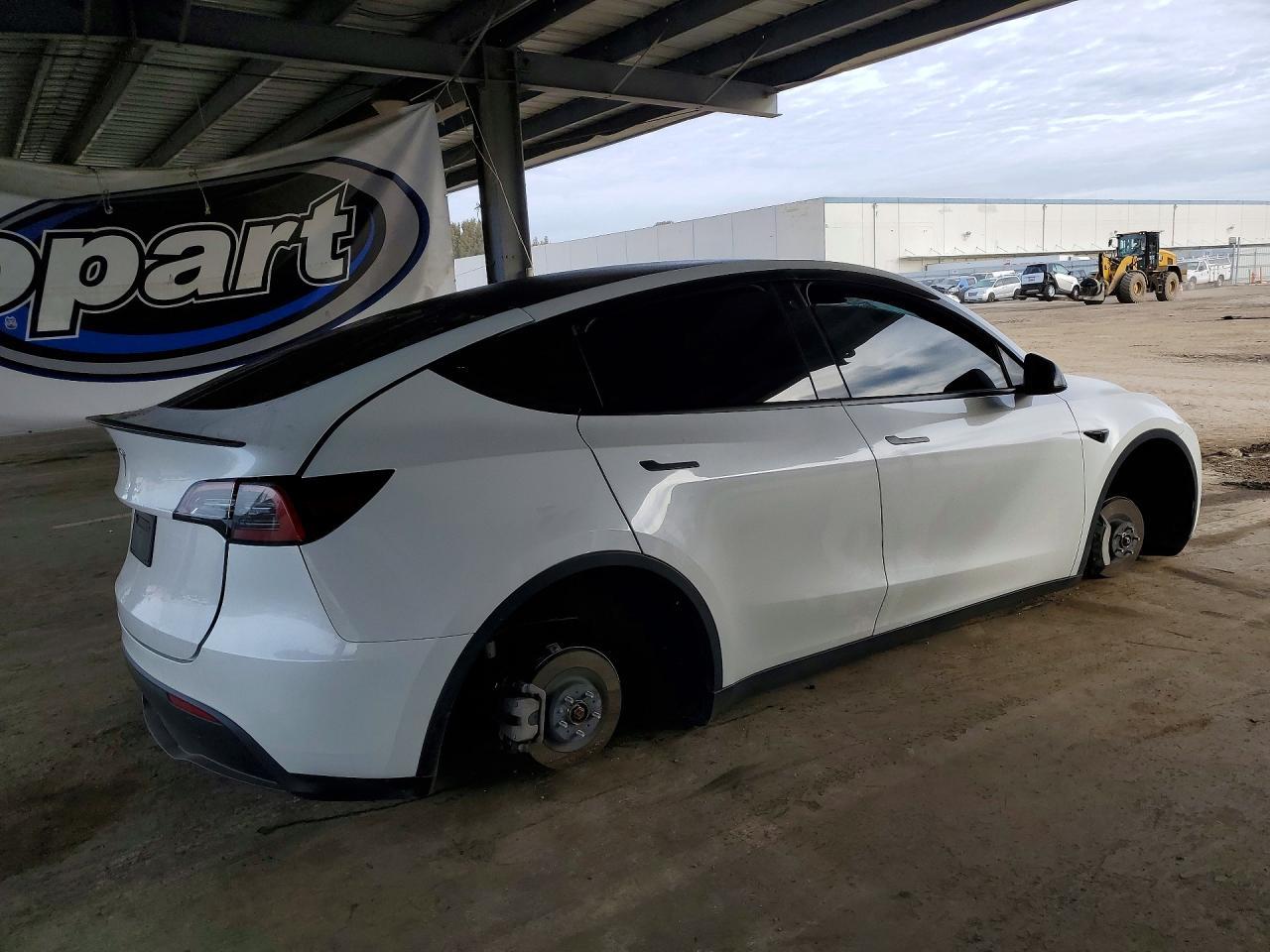 2023 TESLA MODEL Y