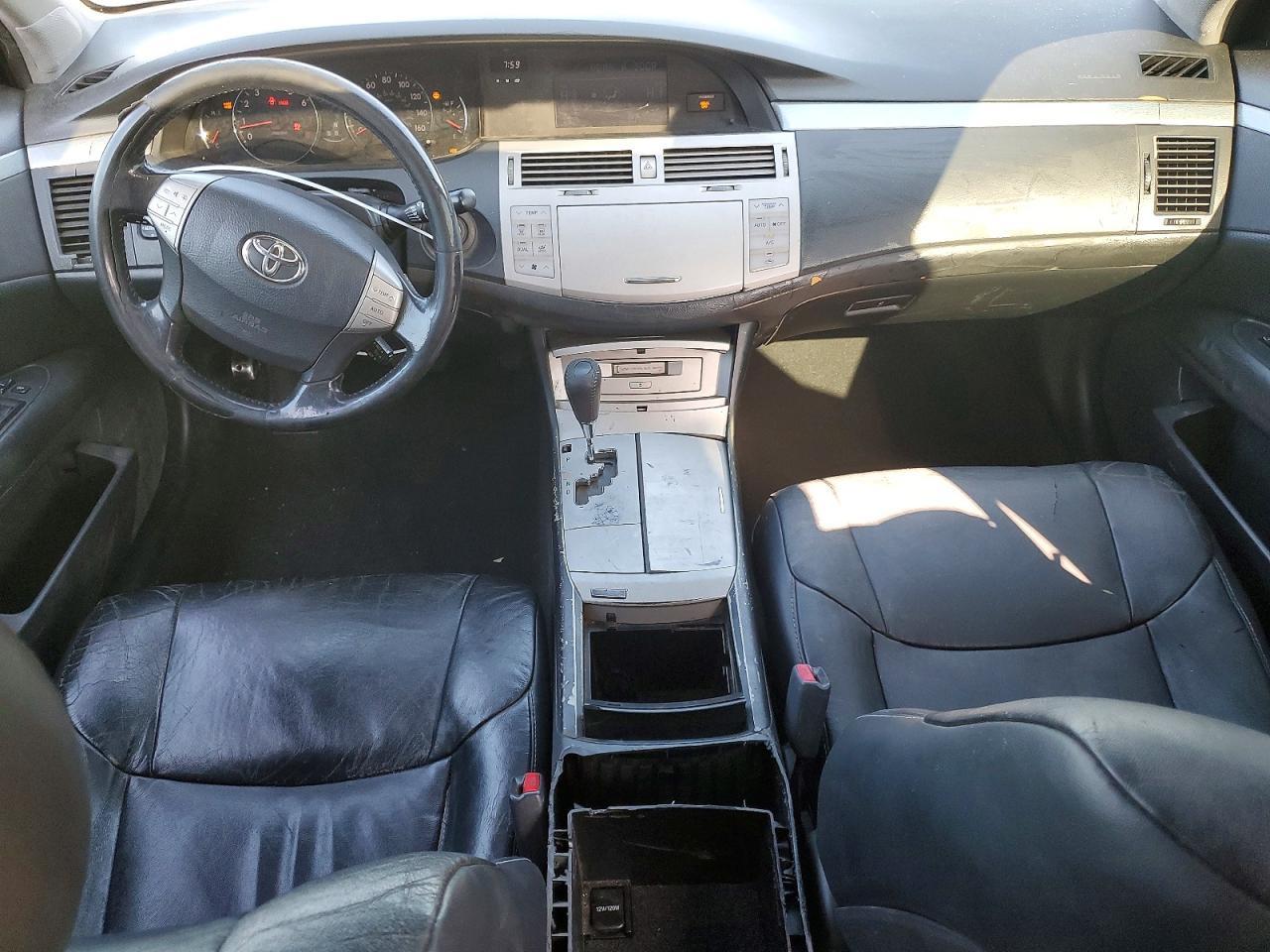 2005 TOYOTA Avalon