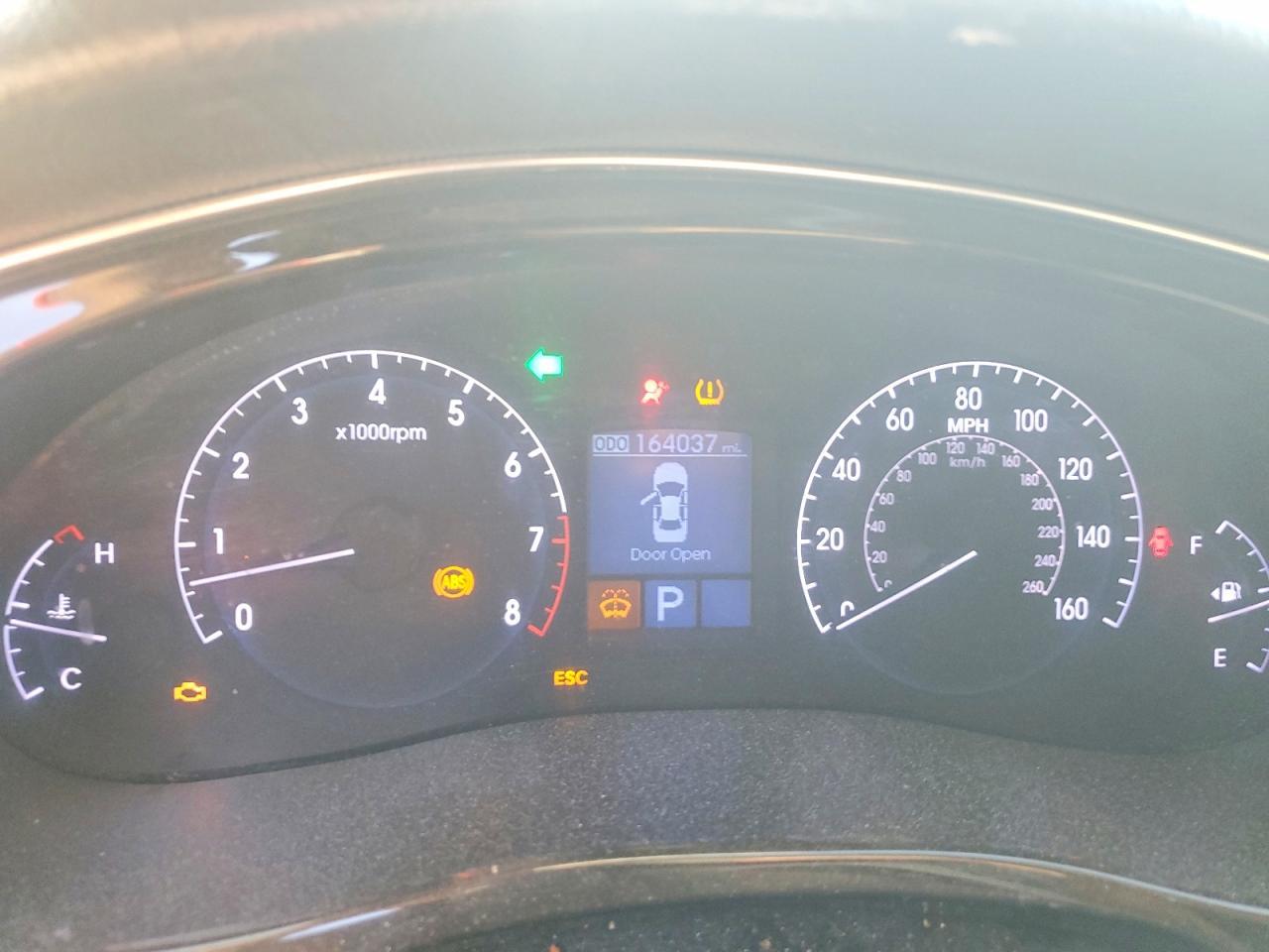 2013 HYUNDAI GENESIS