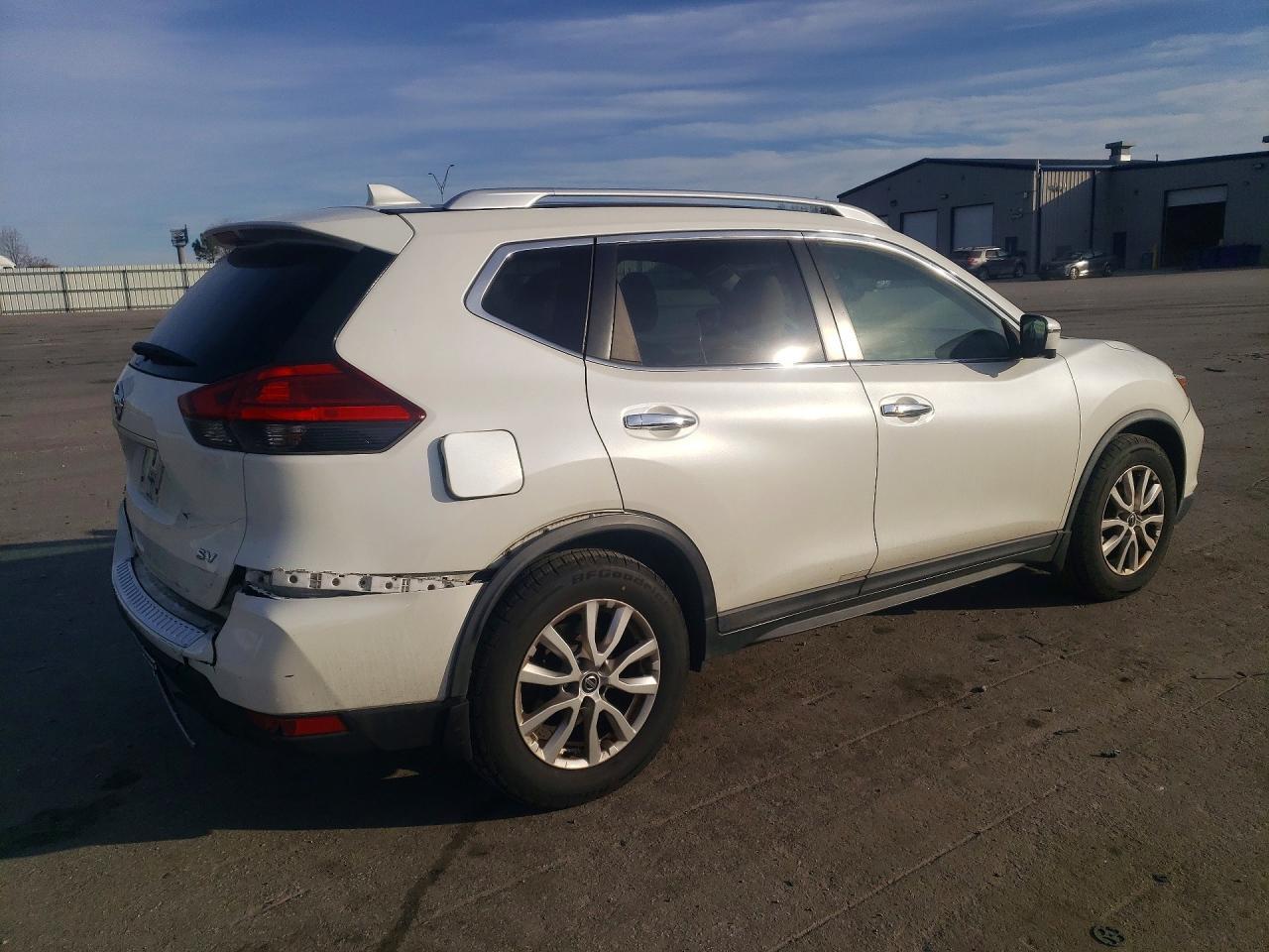 2017 NISSAN ROGUE