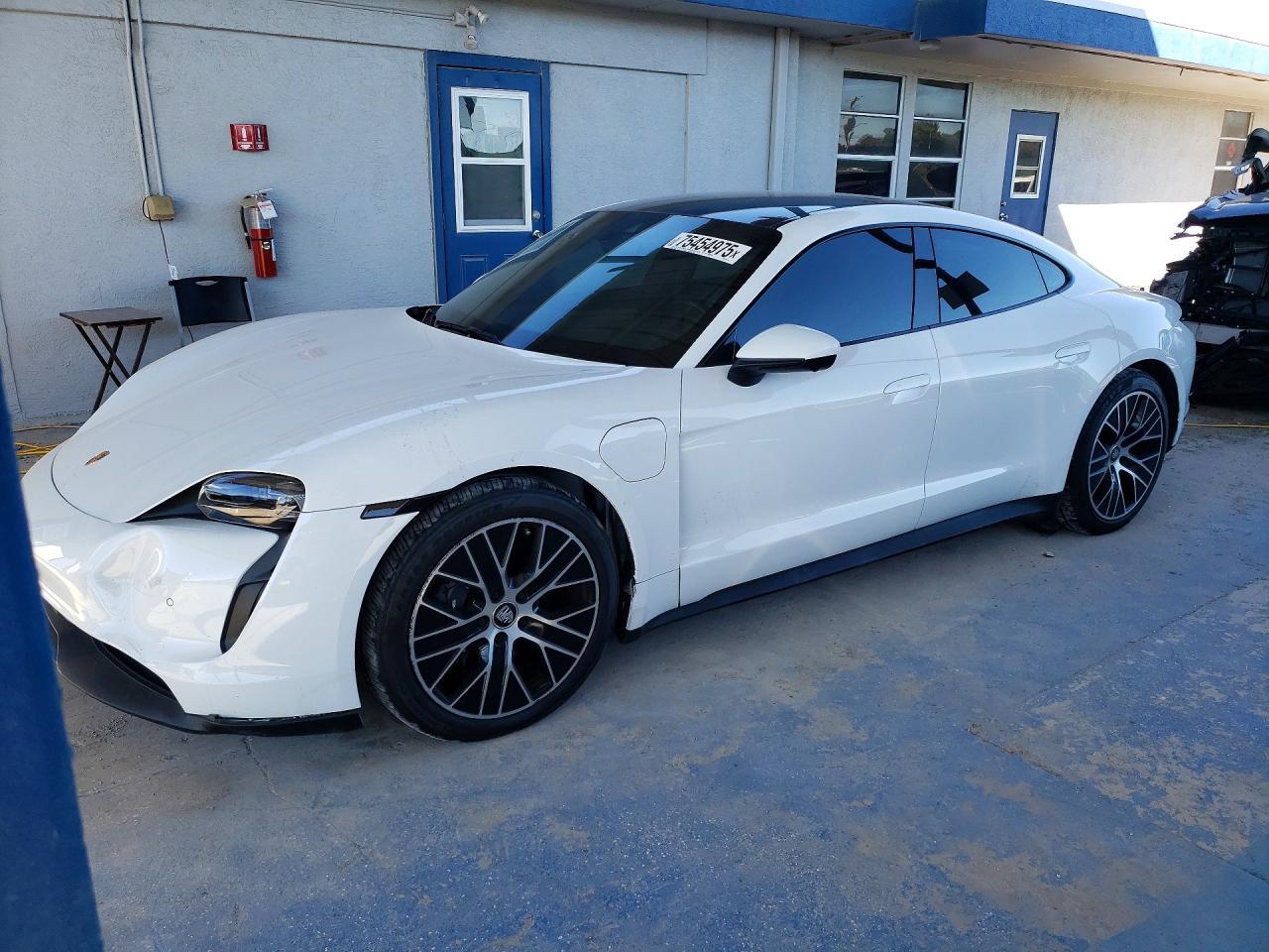 2021 PORSCHE Taycan