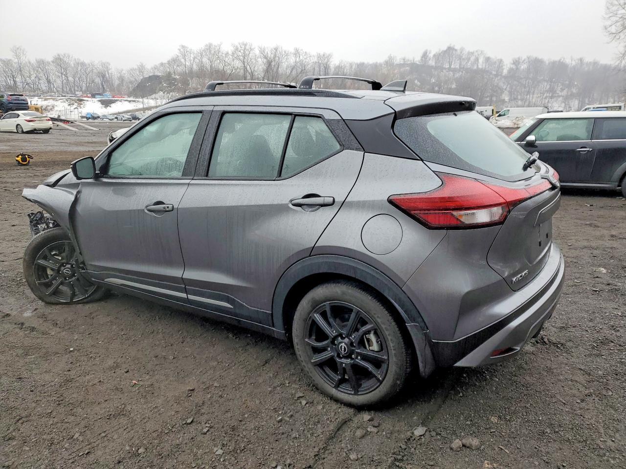 2023 NISSAN KICKS