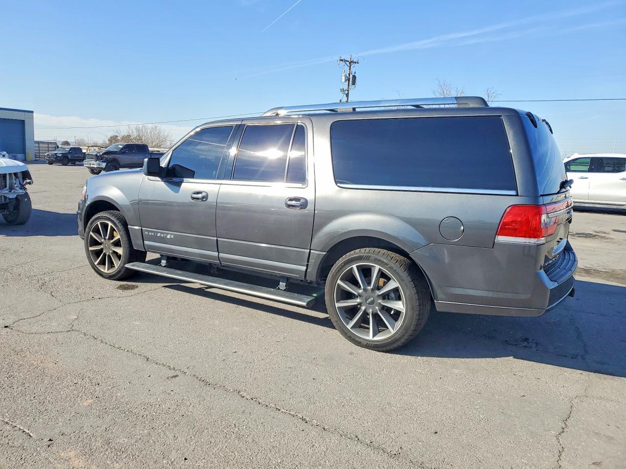 2016 LINCOLN Navigator