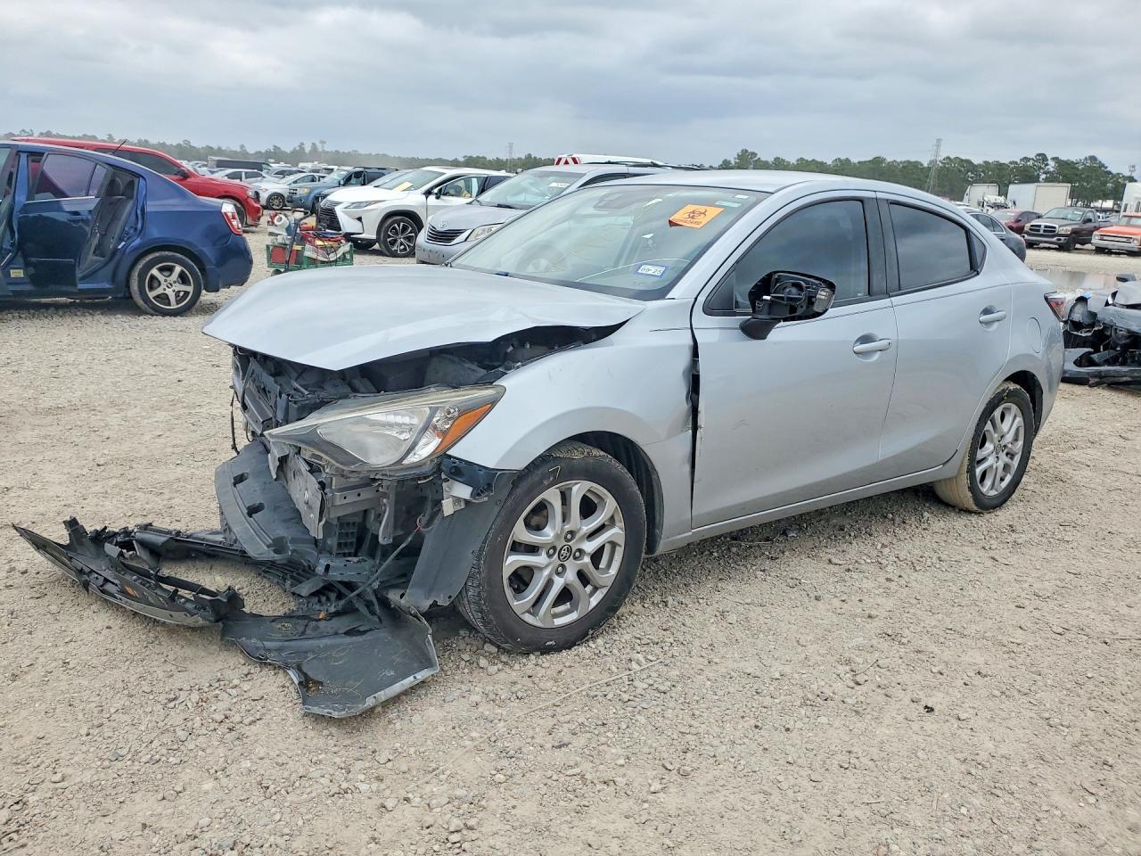 2017 TOYOTA YARIS