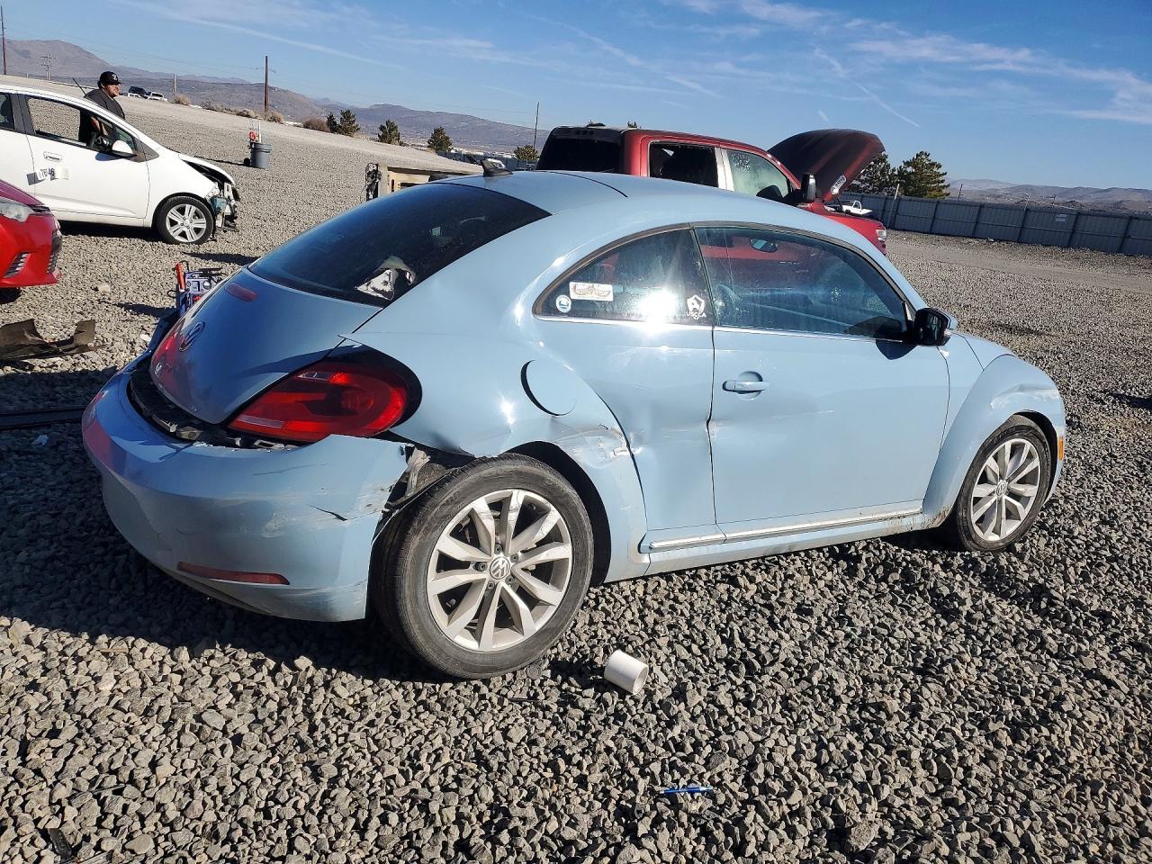 2014 VOLKSWAGEN Beetle
