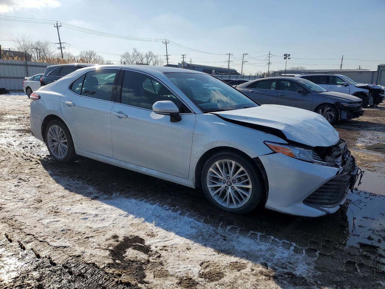 2018 TOYOTA CAMRY