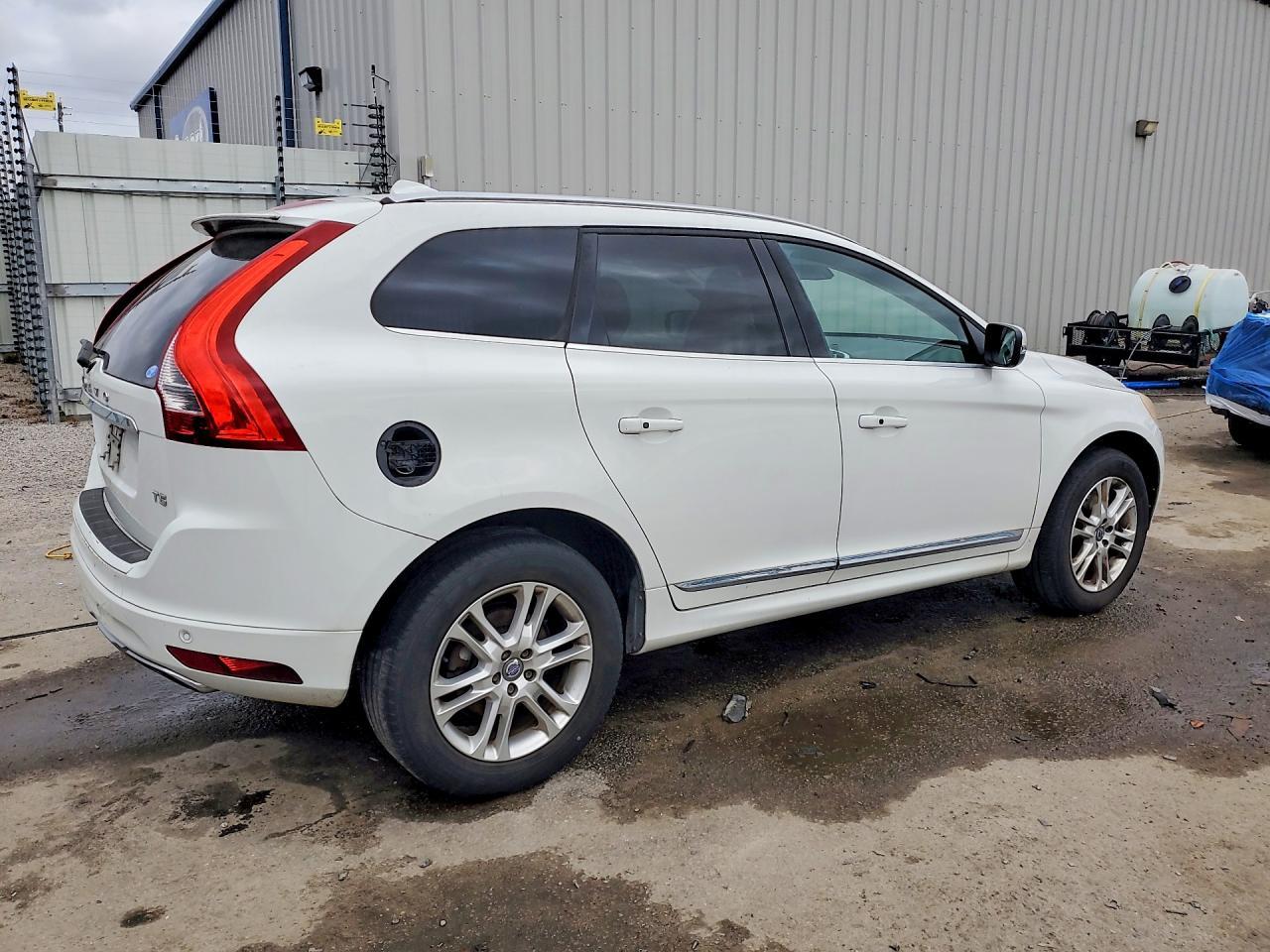 2016 VOLVO XC60