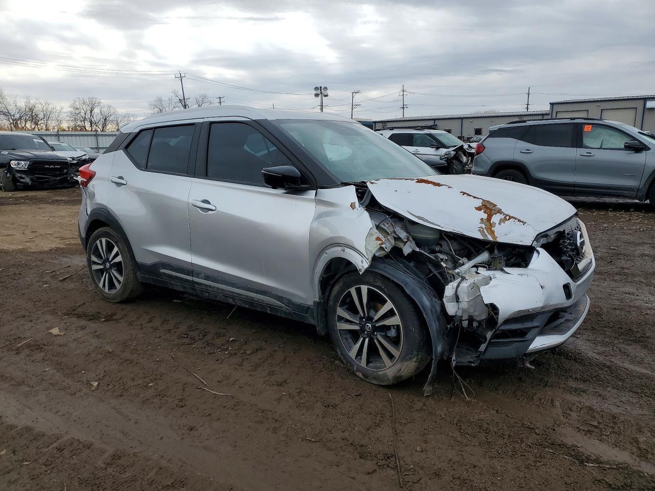 2019 NISSAN KICKS