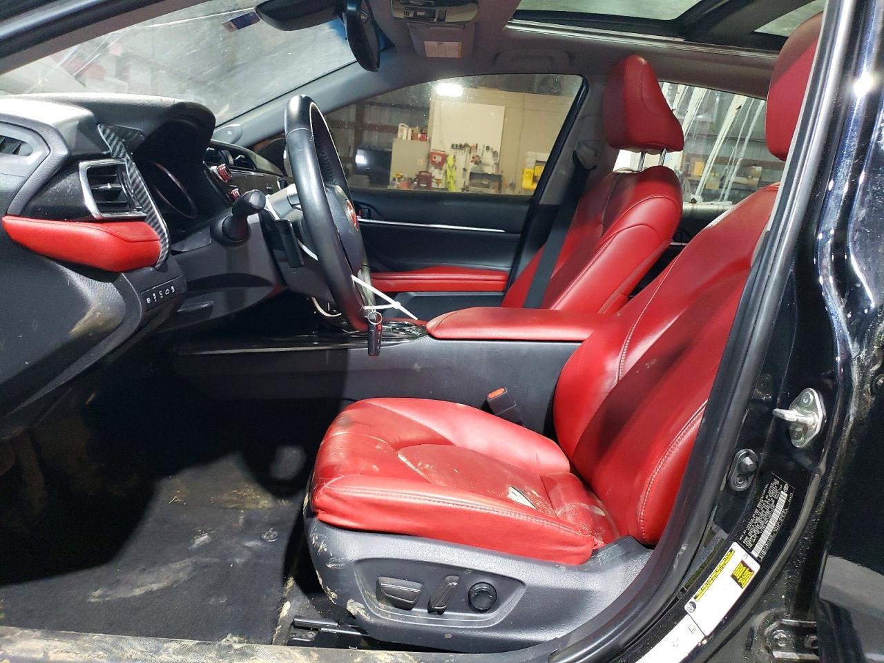 2018 TOYOTA CAMRY
