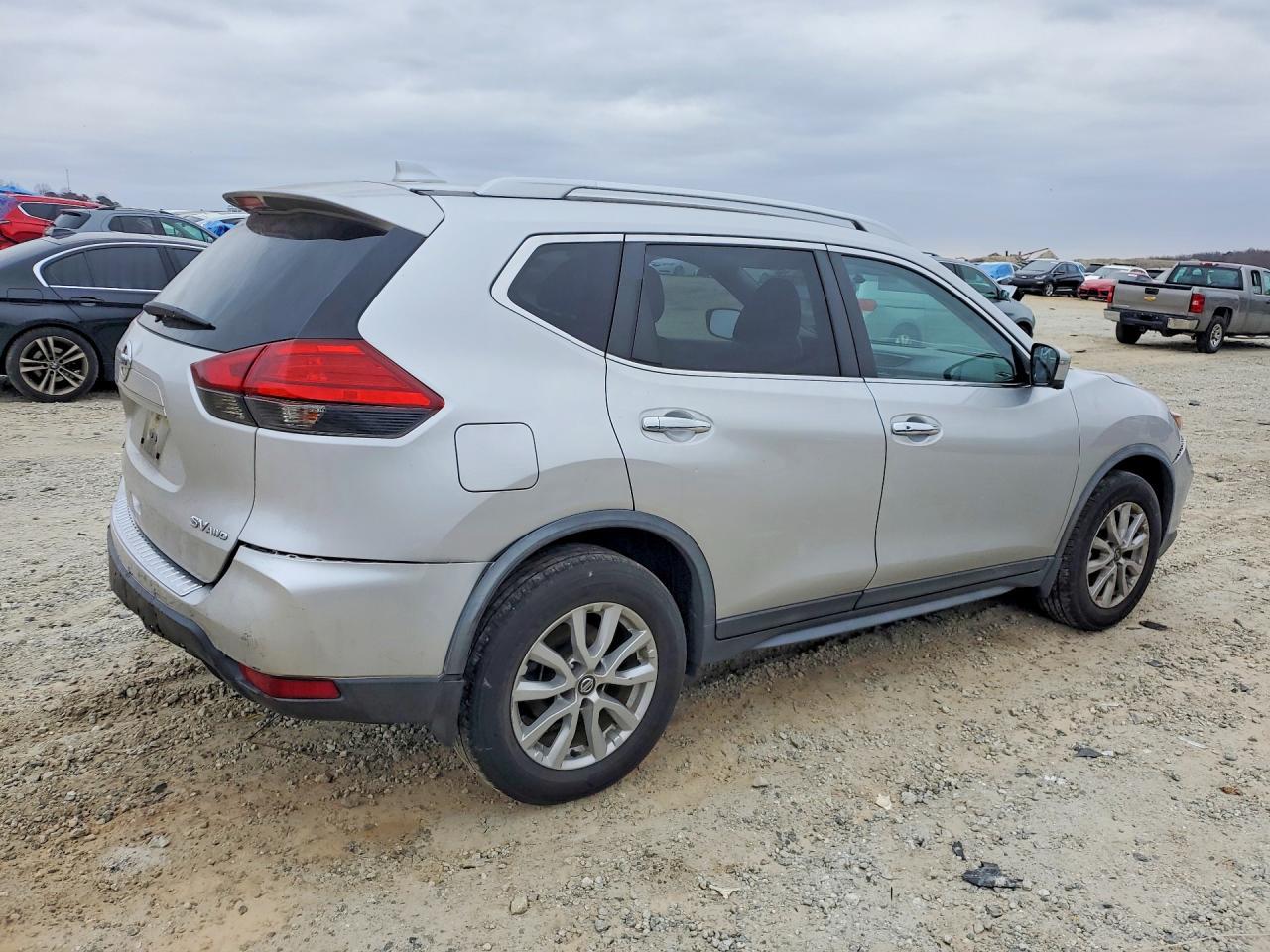 2017 NISSAN ROGUE