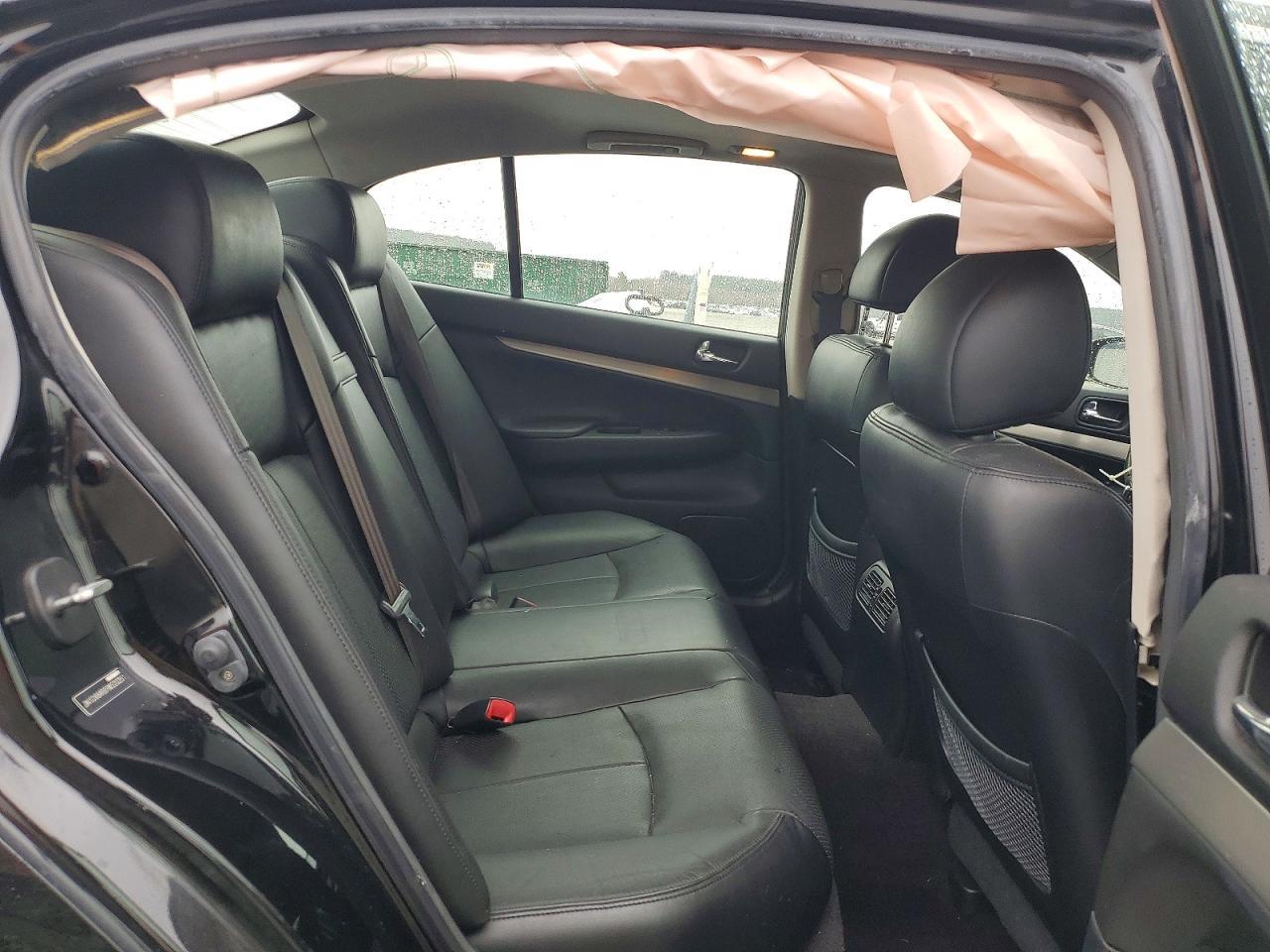 2015 INFINITI Q40