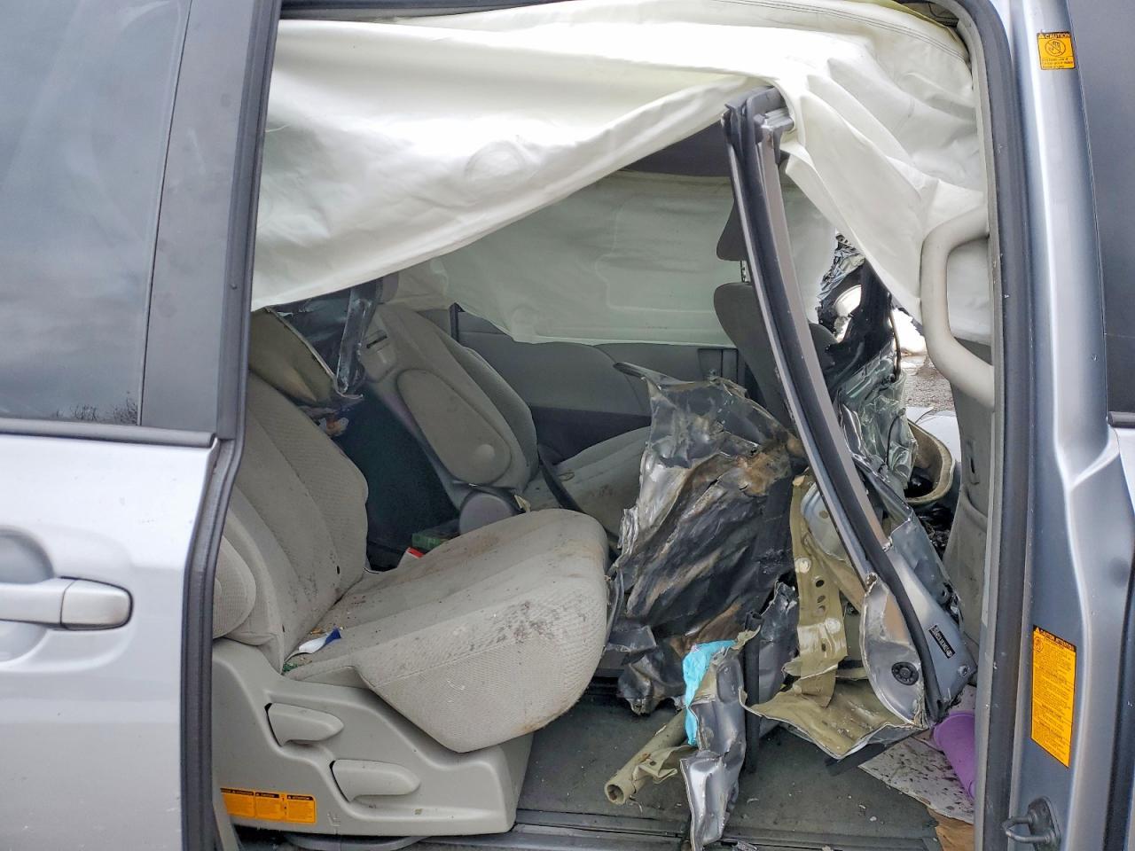 2012 TOYOTA SIENNA