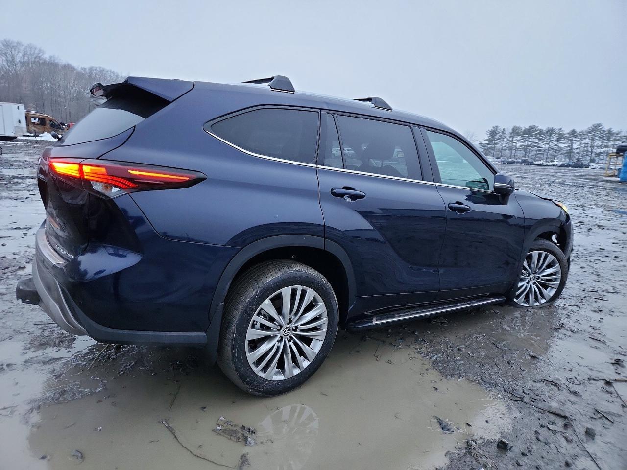 2025 TOYOTA HIGHLANDER