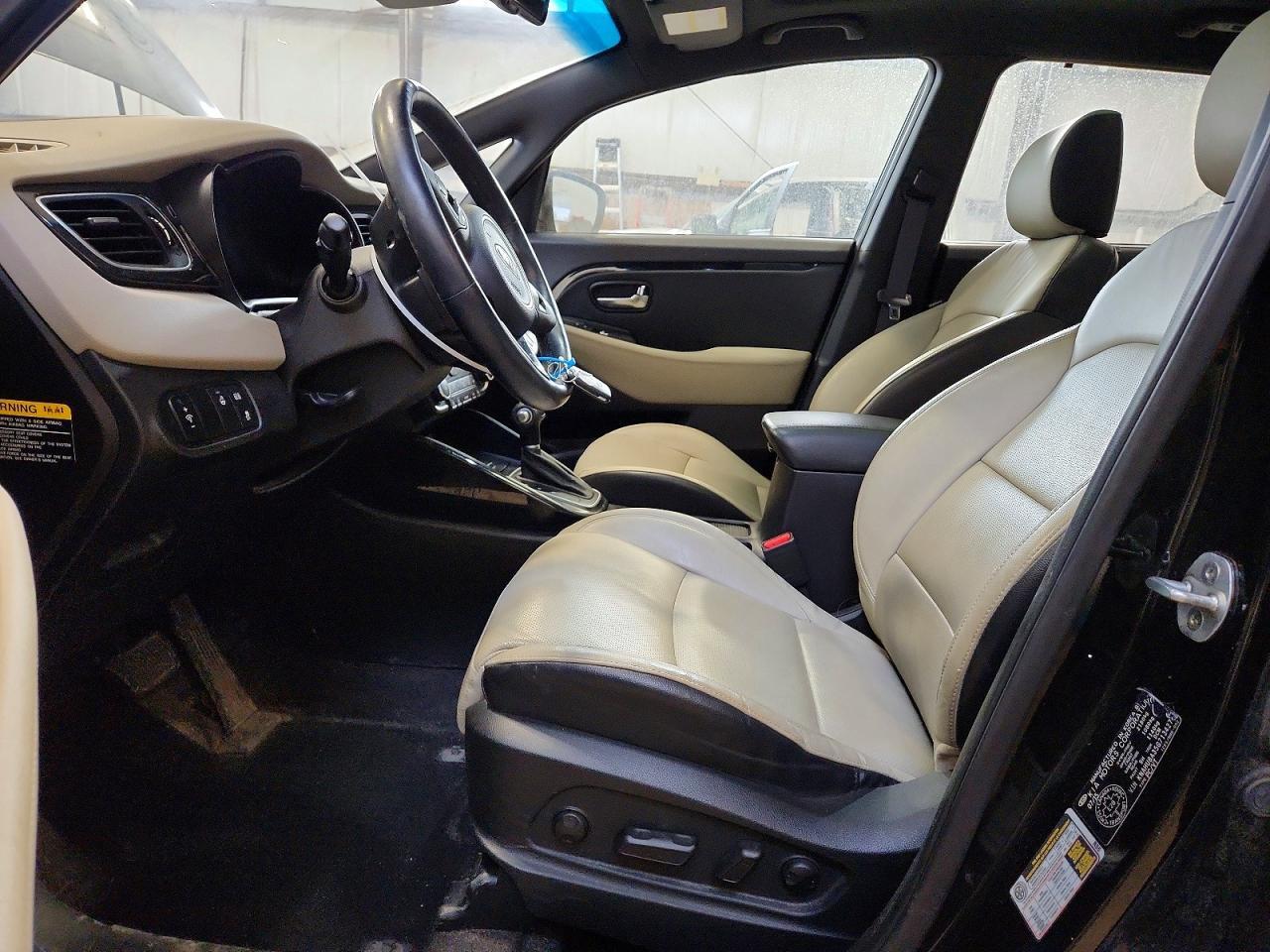 2016 KIA RONDO
