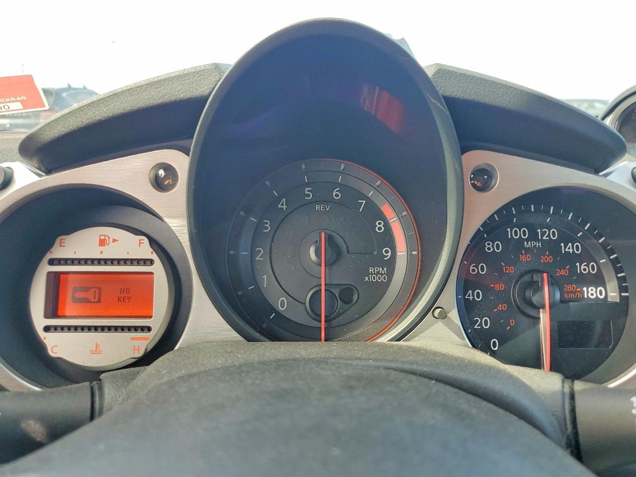 2011 NISSAN 370Z