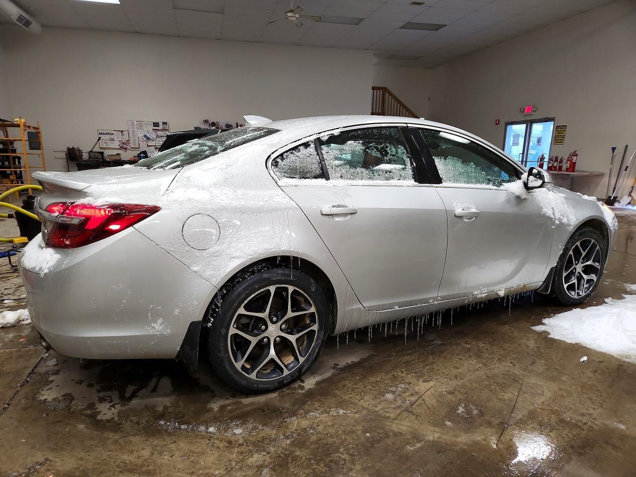 2017 BUICK Regal