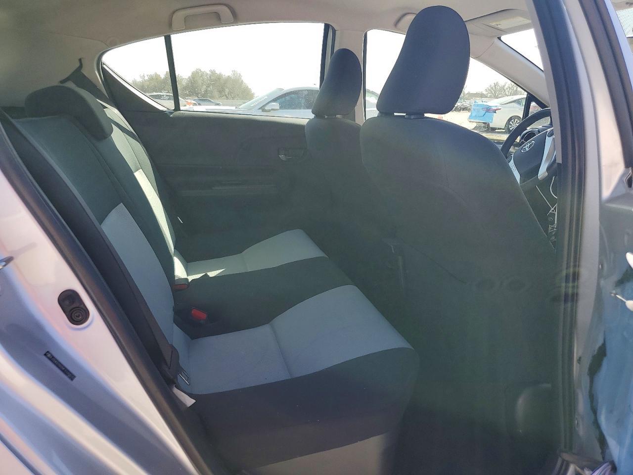 2015 TOYOTA Prius c