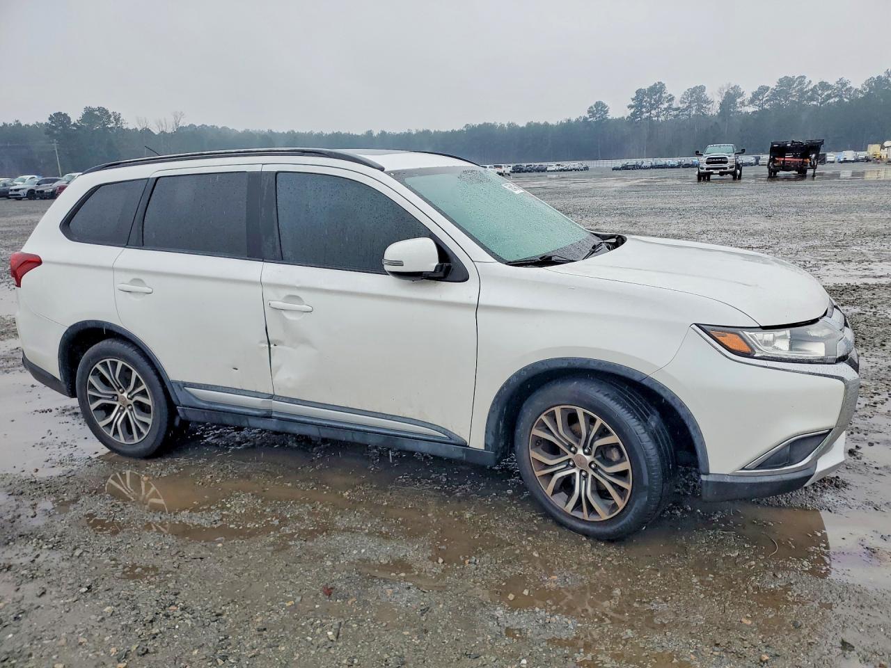 2016 MITSUBISHI outlander