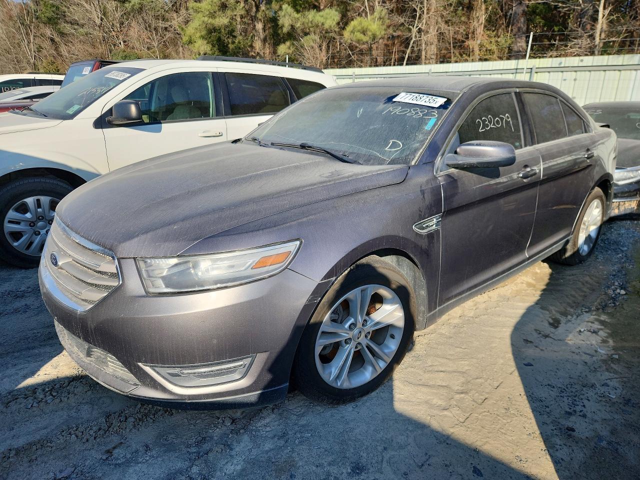 2013 FORD Taurus