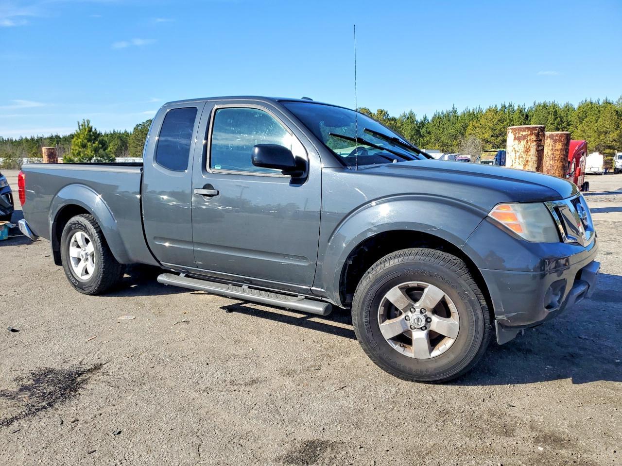 2012 NISSAN Frontier