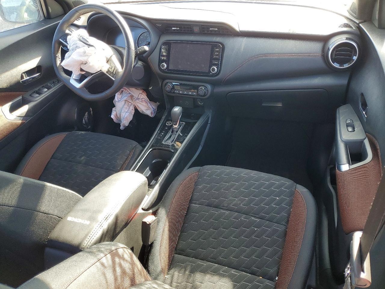 2023 NISSAN KICKS