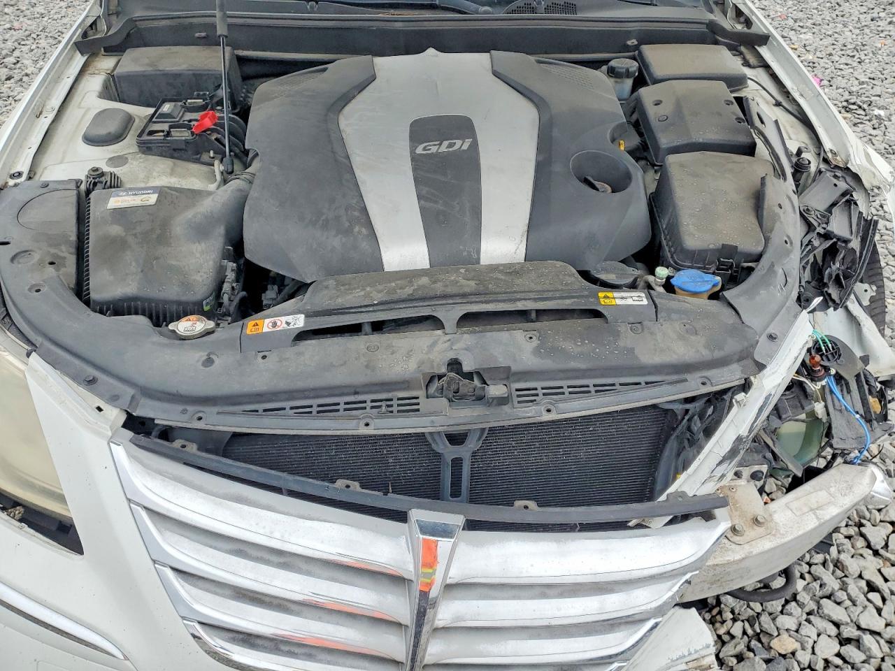 2013 HYUNDAI GENESIS