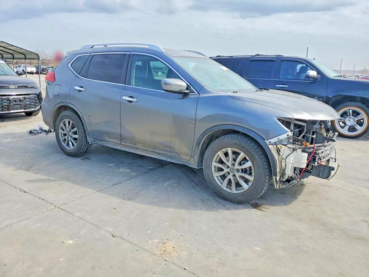 2017 NISSAN ROGUE
