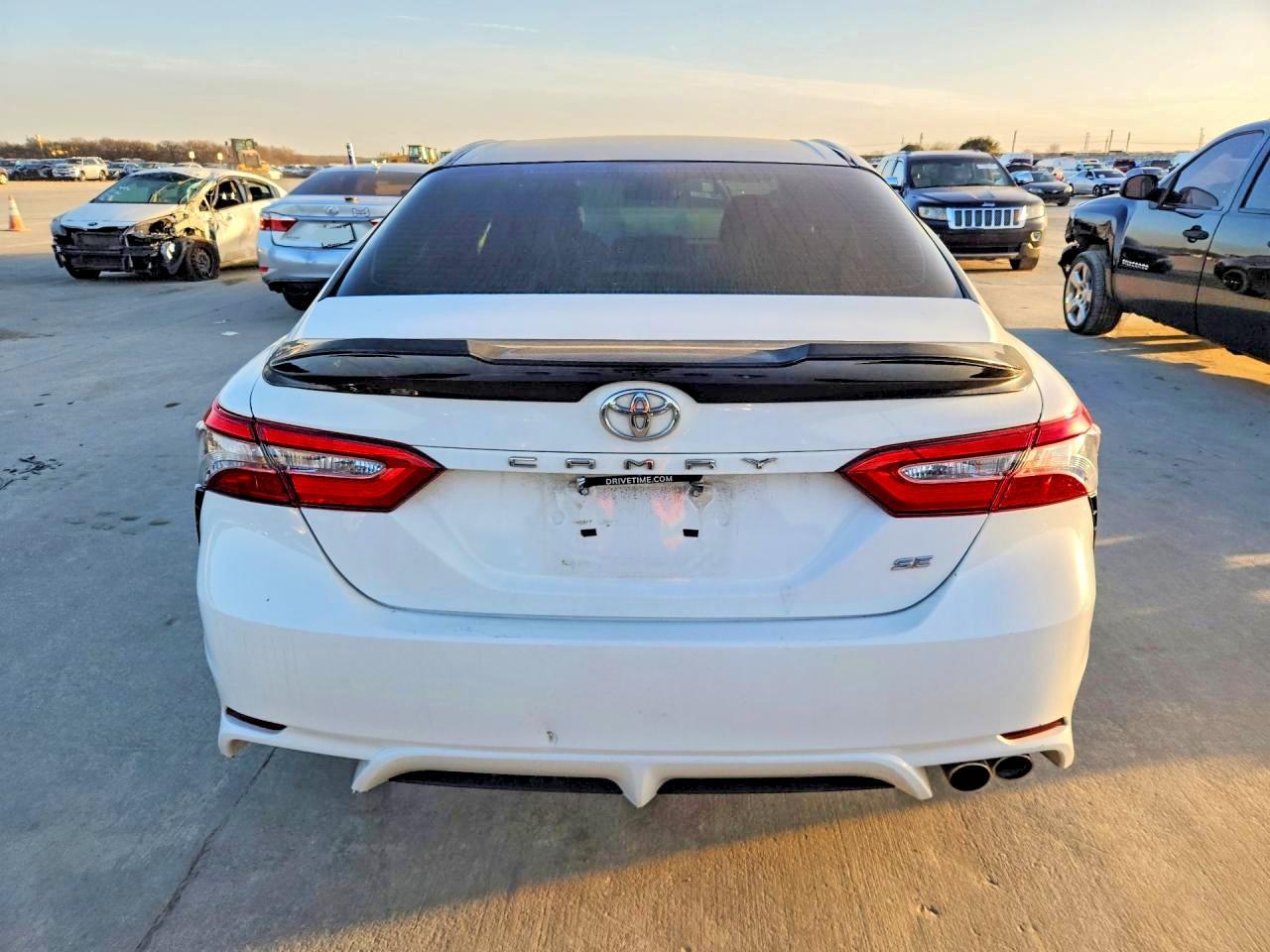 2018 TOYOTA CAMRY
