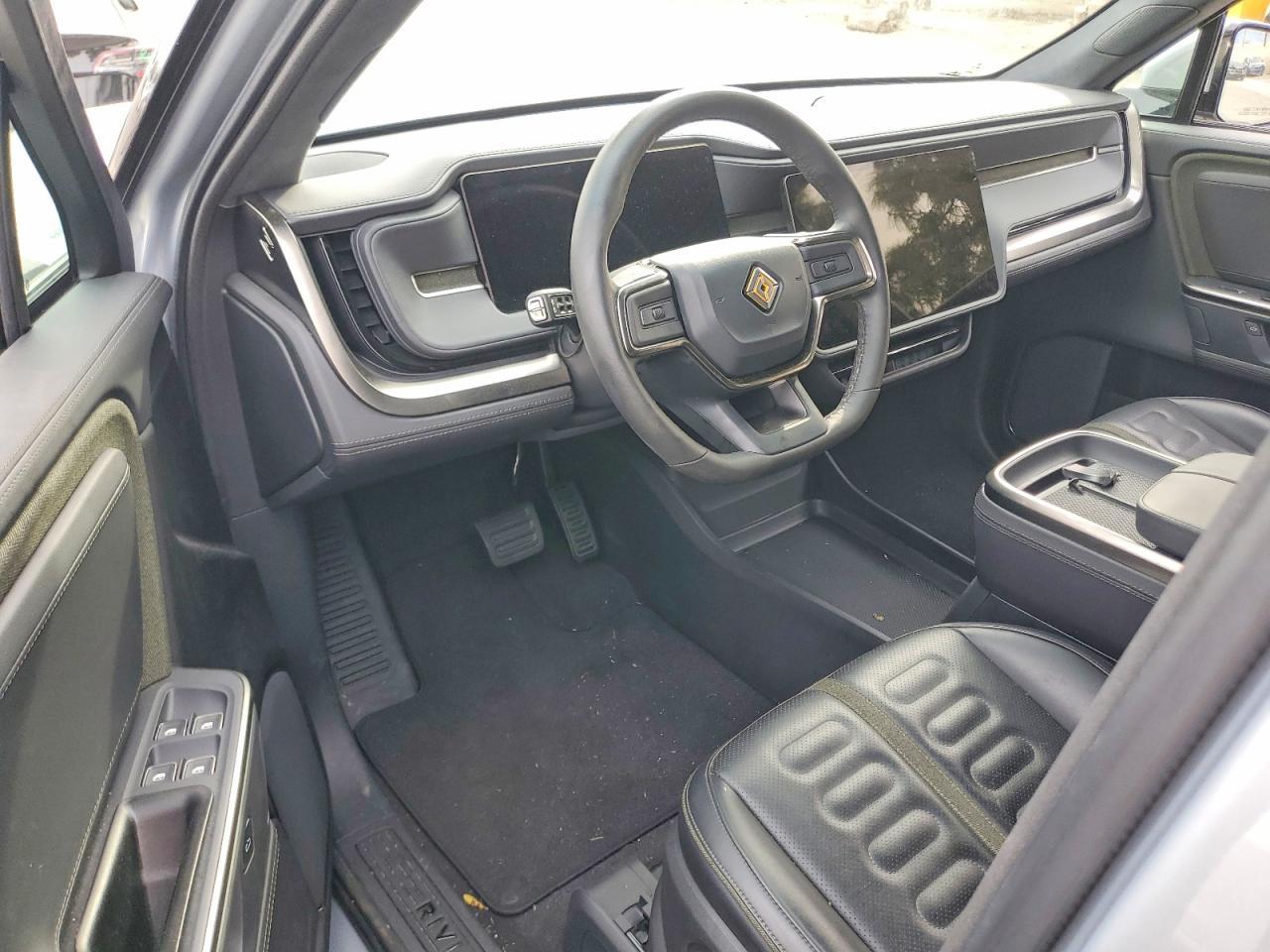 2025 RIVIAN R1s