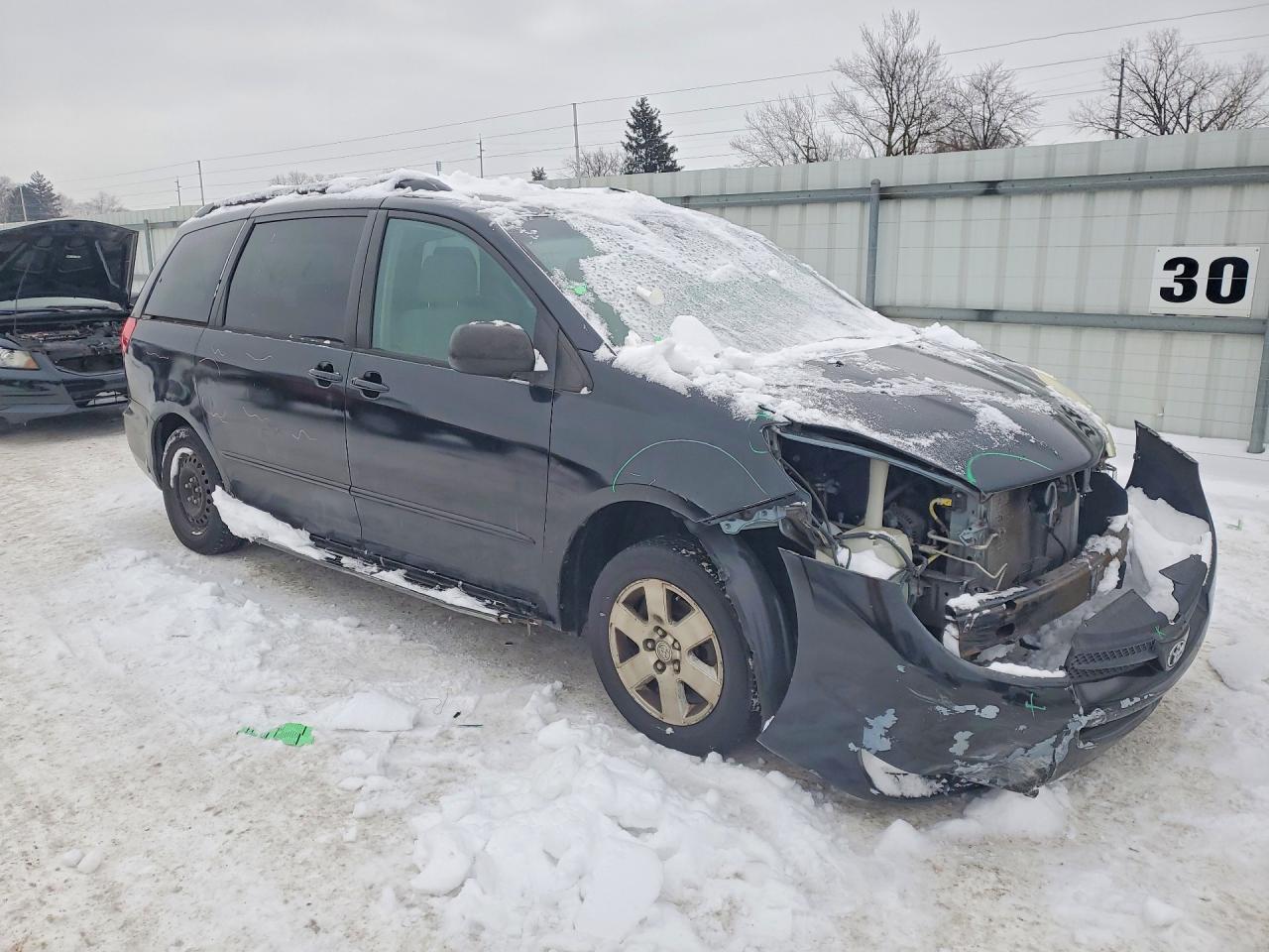 2004 TOYOTA SIENNA