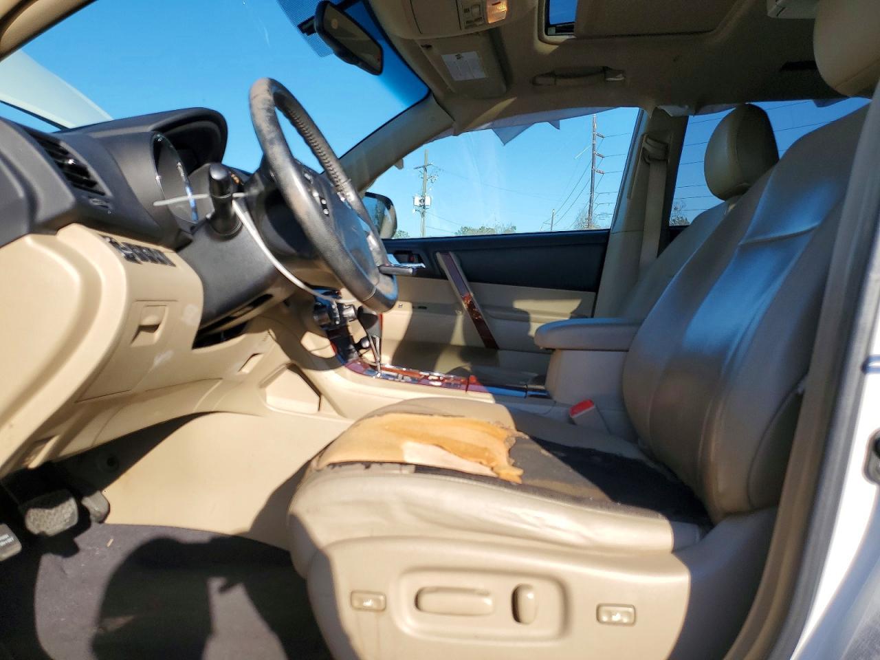 2013 TOYOTA HIGHLANDER