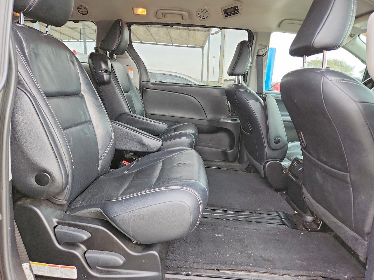 2018 TOYOTA SIENNA