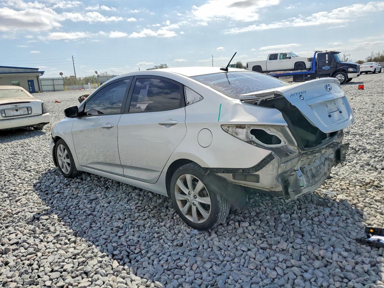 2012 HYUNDAI ACCENT