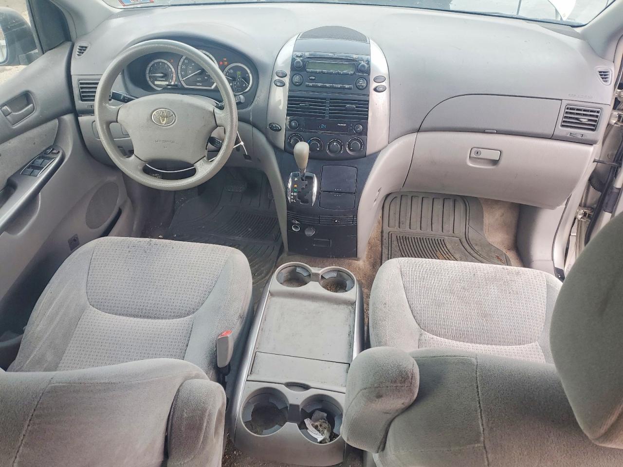 2009 TOYOTA SIENNA