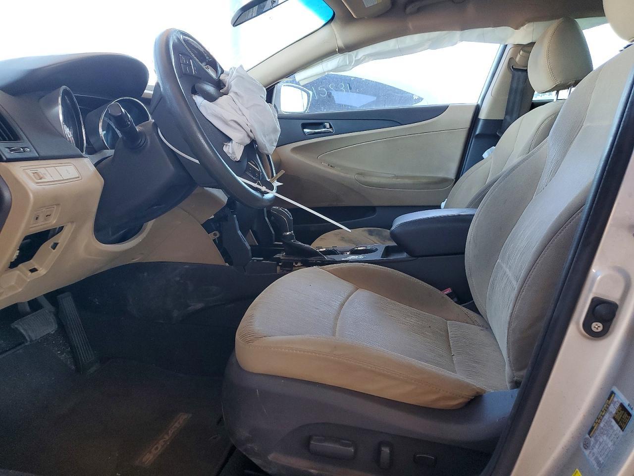 2011 HYUNDAI SONATA
