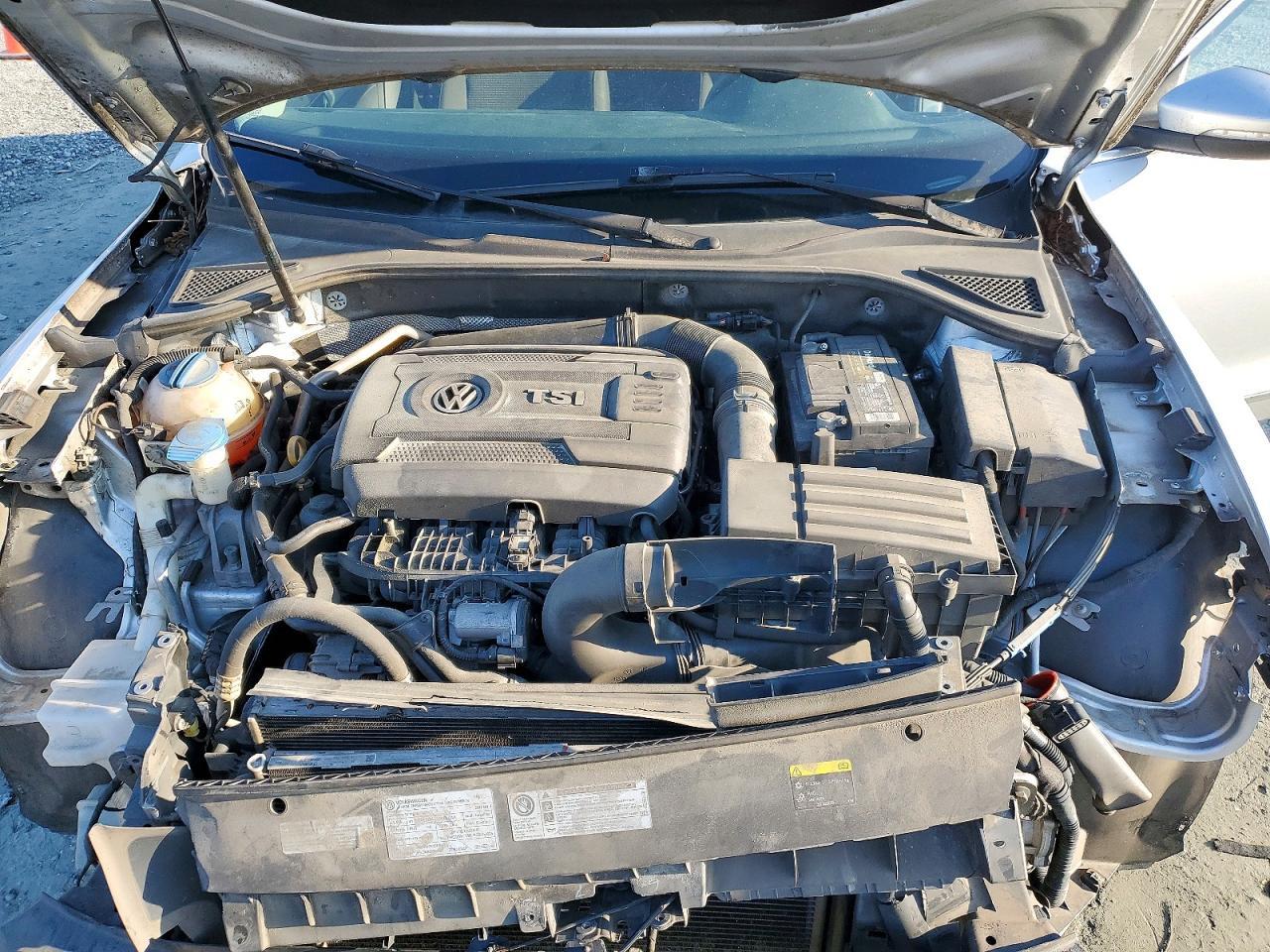 2017 VOLKSWAGEN Passat