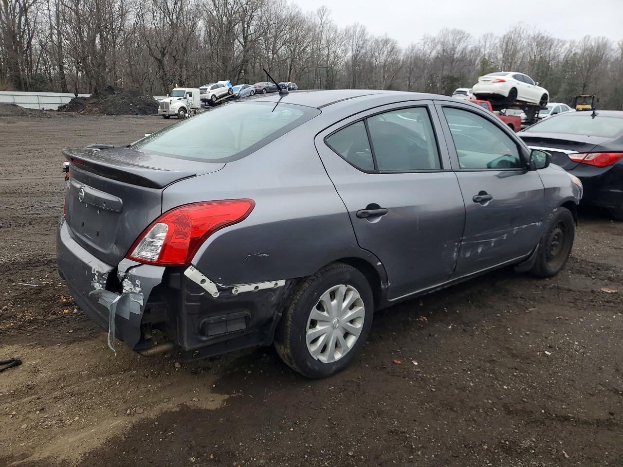 2017 NISSAN VERSA