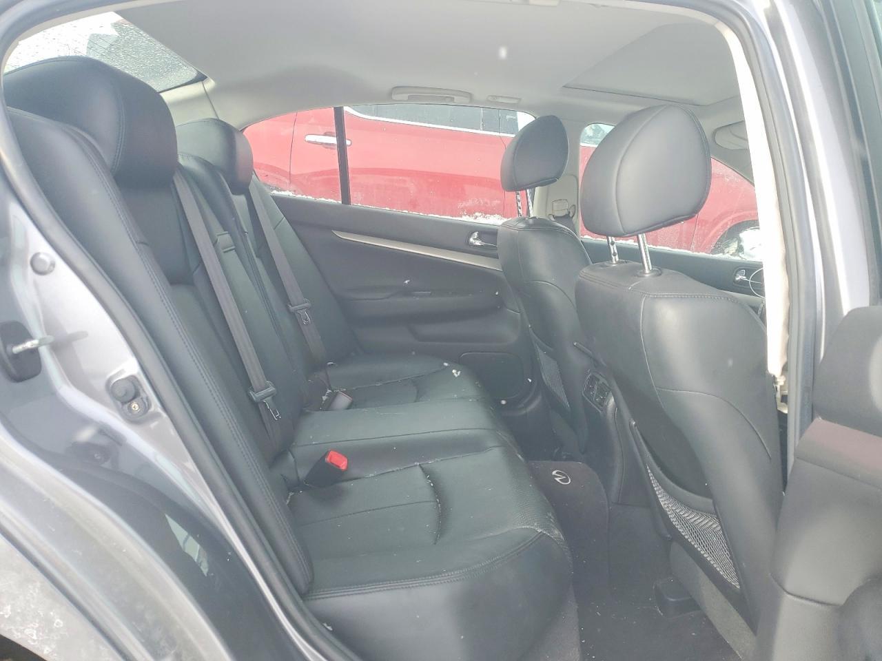 2010 INFINITI G37