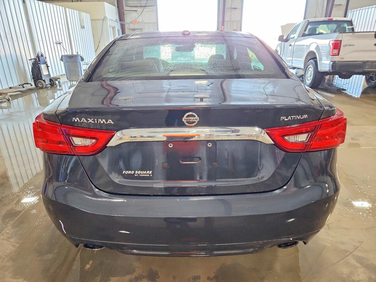 2017 NISSAN Maxima
